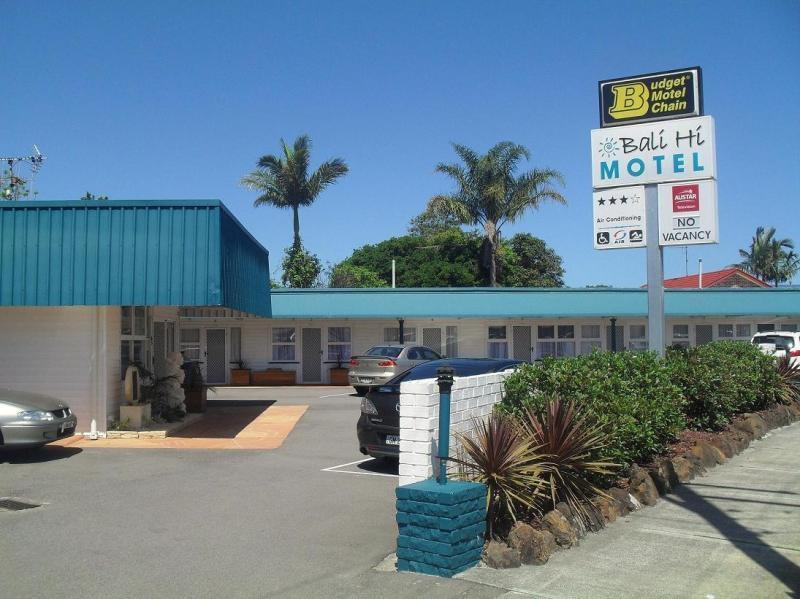 Bali Hi Motel Tuncurry Exterior photo