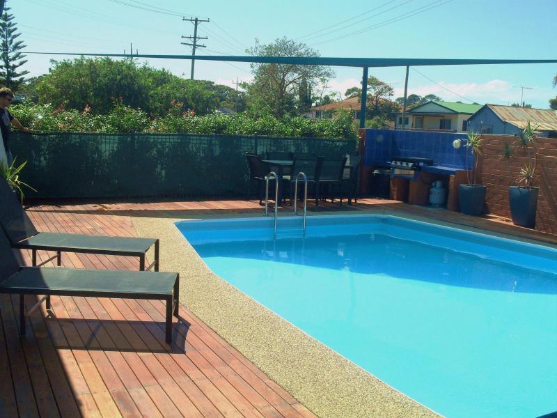 Bali Hi Motel Tuncurry Exterior photo