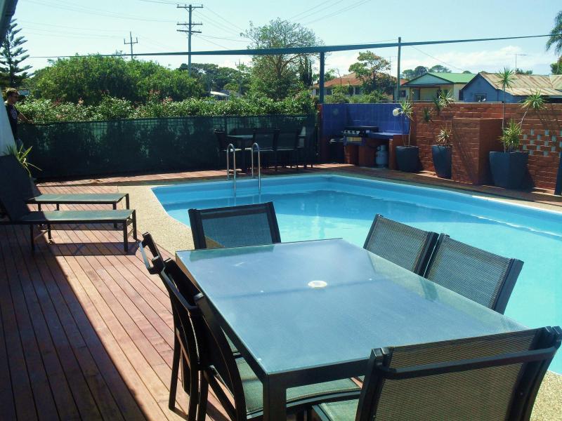 Bali Hi Motel Tuncurry Exterior photo