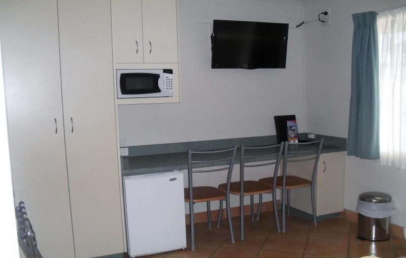 Bali Hi Motel Tuncurry Exterior photo