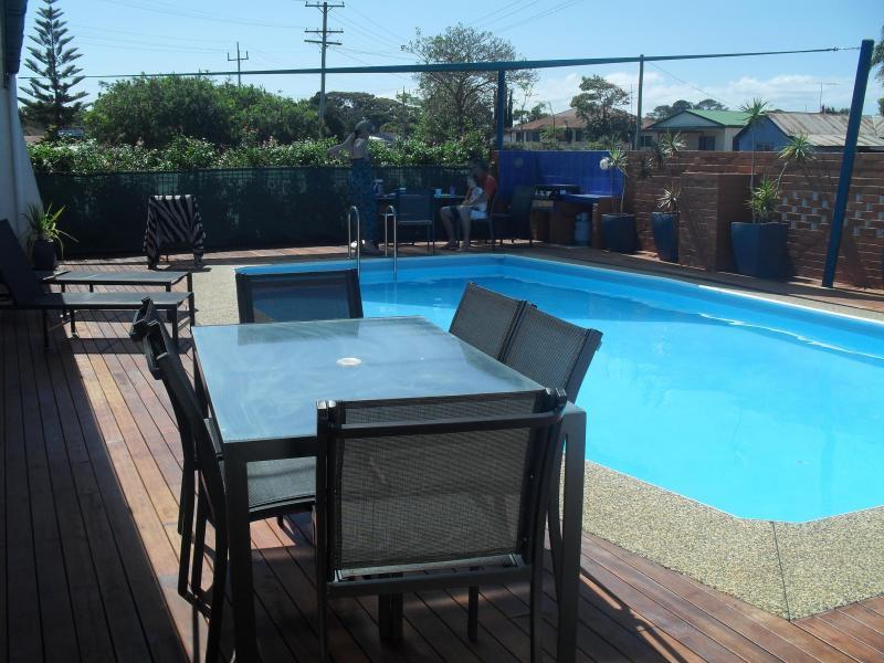 Bali Hi Motel Tuncurry Exterior photo