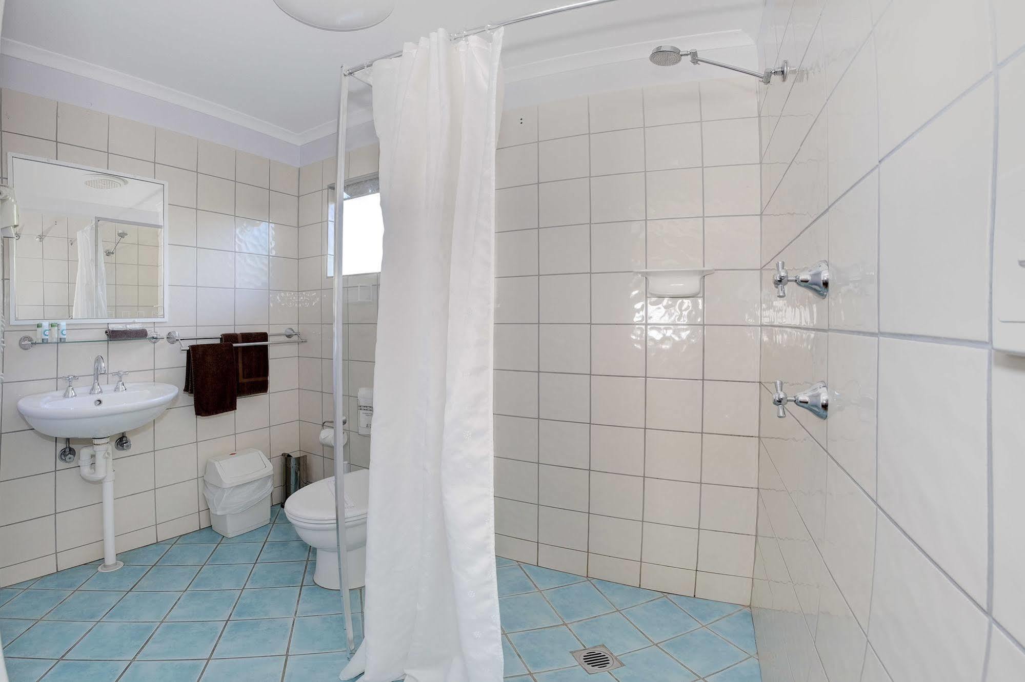 Bali Hi Motel Tuncurry Exterior photo